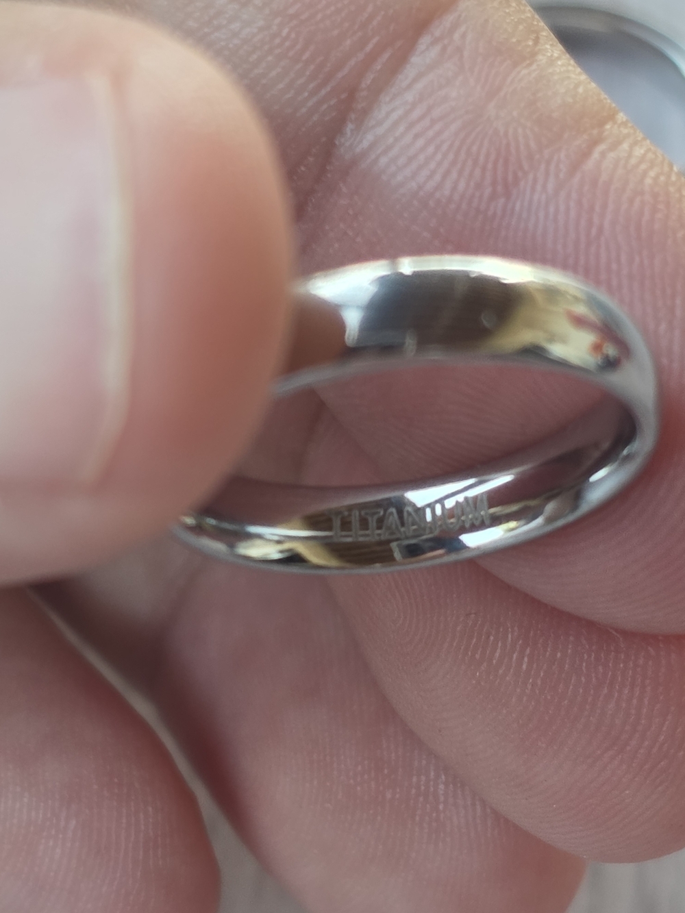 Set Of 2 Titanium Rings With Cubic Zirconia Sixe 7 - Picture 5 of 5